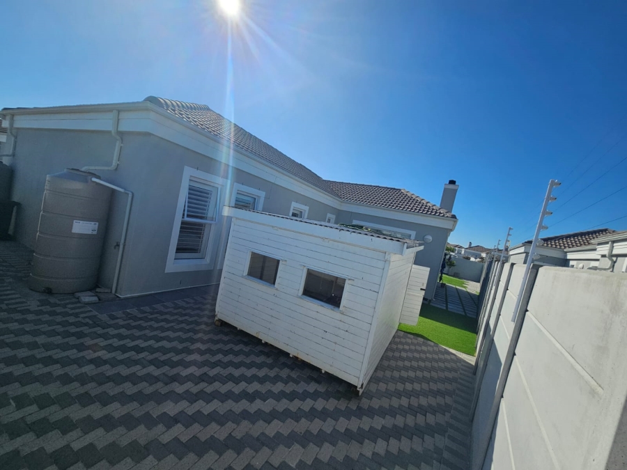 To Let 3 Bedroom Property for Rent in Sunningdale Western Cape